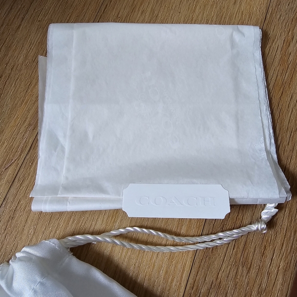 Coach jewelry gift box with dust bag - Picture 5 of 5